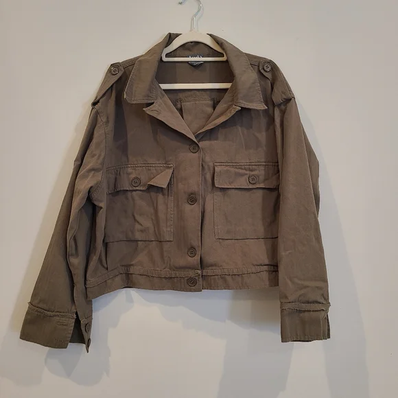 Arula Olive Green Cropped Raw Hem Cotton Utility Jacket - Picture 1 of 7
